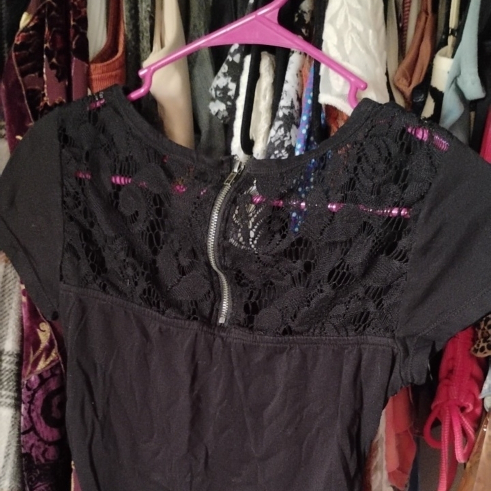 Sofia By Sofia Vergara Black Ruched Cap Sleeve T-… - image 3